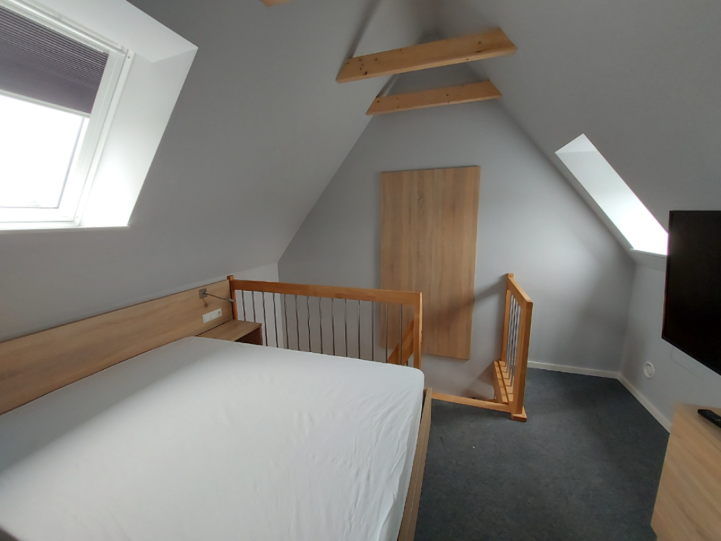 Zimmer 22.04-Photoroom